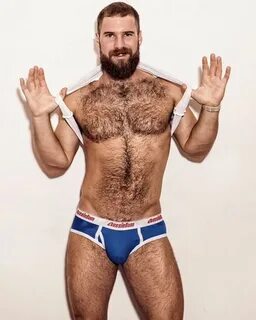 Poilus ! Hairy men, Hairy chested men, Sexy men