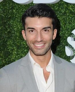 Justin Baldoni Hilariously Reacts To People's Sexy Men Nod