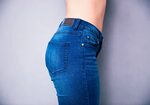 Marcas de jeans oferecem o mesmo modelo de calça para difere