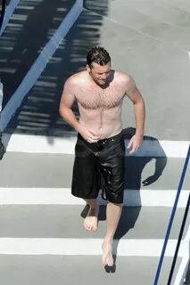 Pictures of Shirtless Sam Worthington and Girlfriend Natalie
