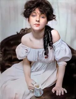 I restored a 118 year old photo of the model Evelyn Nesbit -