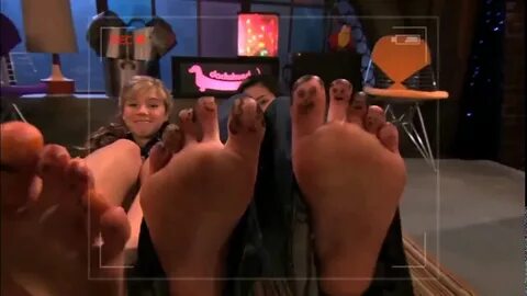 Jennette McCurdy and Miranda Cosgrove Feet - YouTube