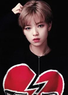 #TWICE #JEONGYEON : NEW PHOTO FOR TWICEZINE 2017 Short hair 