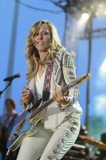 Sheryl Crow undergoes a country conversion