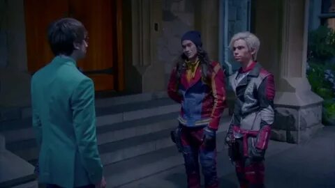 Descendants 2 - Jay And Carlos Lie To Their Friends - CLIP -