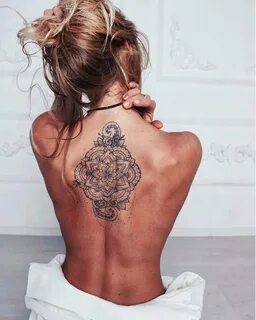 Женские татуировки на спине (68 фото)