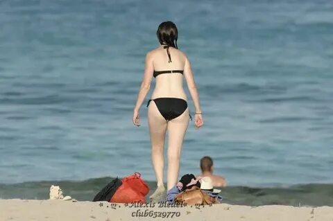 alexis-bledel-wearing-a-bikini-at-the-beach-03 GotCeleb