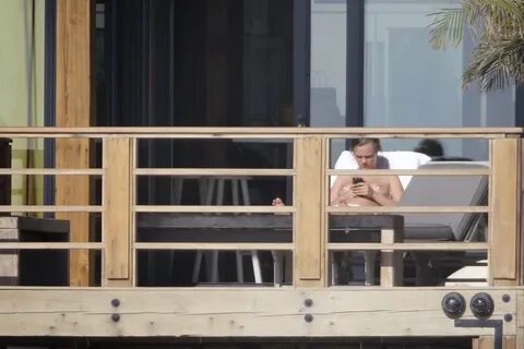 Cara Delevingne Bikini Photos Sunbathing On A Balcony - Nake