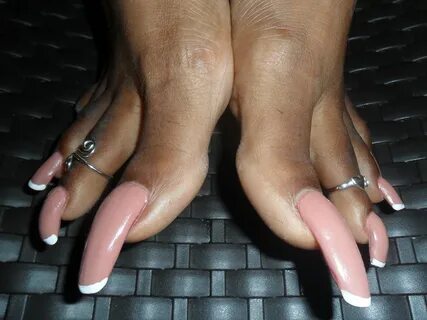 super long!!!! Real long toenails... Liza Flickr
