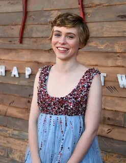 Sophia Lillis I Am Not Okay With This 9 Images - Sophia Lill