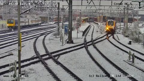 Railcam UK Twitterissä: "A flake or two falling in Crewe thi