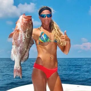 Darcie Arahill, la sexy pescatrice conquista il web. Guarda 