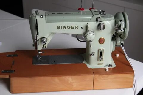 Old Fashioned Sewing Machine Singer - DEPOLYRICS
