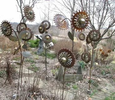 rustyflowergarden one Metal yard art, Unique garden art, Met