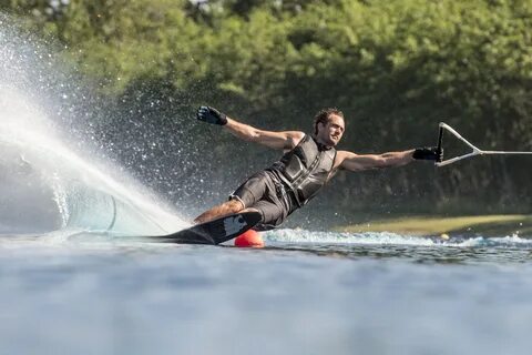 Водные лыжи, разновидности, критерии выбора, нюансы использо