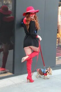 TIGHTS-FETISH na Twitterze: "Phoebe Price out with her dog i