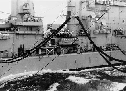 File:USS Columbus (CG-12) refueling 1970.jpg - Wikimedia Com