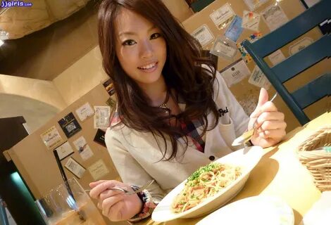JapaneseThumbs AV Idol Amateur Yoshino 素 人 娘 よ し の Photo Gallery 1