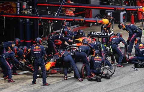 Mercedes now target Red Bull's pit-stop equipment PlanetF1