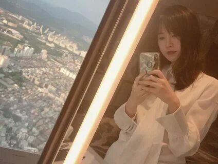 Resmi Bercerai, 10 Pesona Goo Hye Sun yang Awet Muda Bak Rem