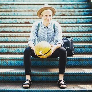 Megan Rapinoe Feet (50 photos) - feet.wiki