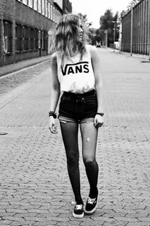 grunge outfits for teenage girls Vans Girls - The official T