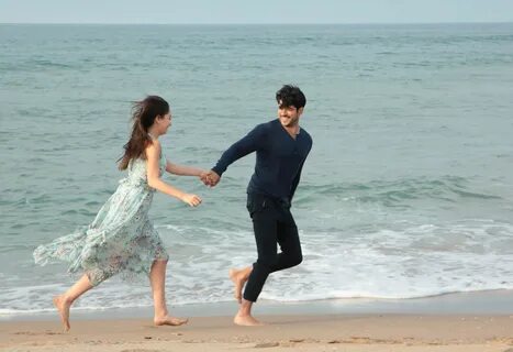 Burak Özçivit and Neslihan Atagül as Kemal and Nihan in Kara Sevda. 