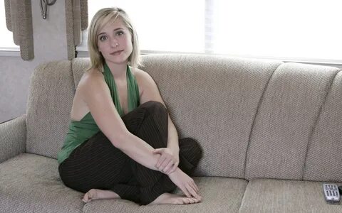 Allison Mack Wallpapers (60+ background pictures)