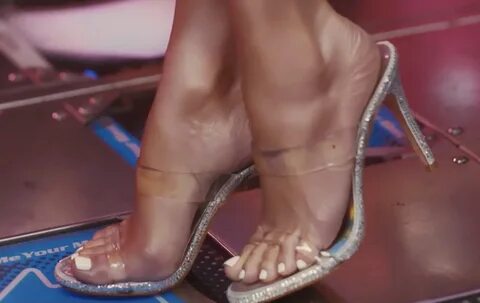 Jennifer Lopez's Feet wikiFeet