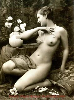 Эстамп от посредника Vintage Nude Woman with Pearls 8.5x11" 