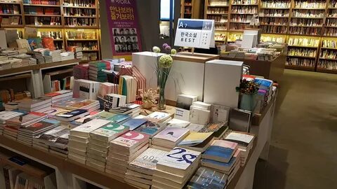 Jayelle_Kdiamond 💎 в Твиттере: "I love visiting book stores 