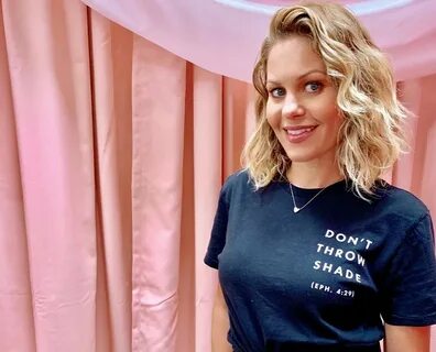 Get Her Look: Candace Cameron Bure's Go-To Makeup, Skincare 