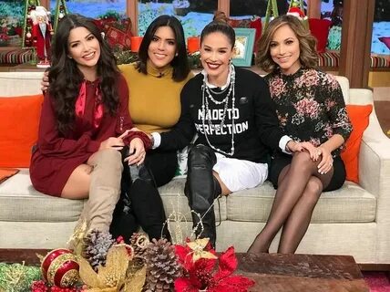 Satcha Pretto & the beautiful women of Despierta America (@s