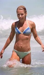Kelly Ripa - TV Host Hot mama in Bikini celebrity photos