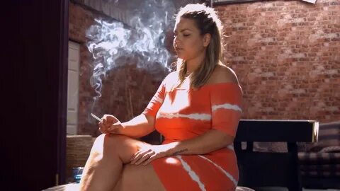 MOLLY M SMOKING STRONG CORKS CIGARETTES IN SUNLIGHT.MP4 - Yo