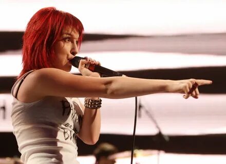 Hayley Williams Paramore women music redheads celebrity sing