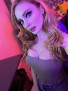 Kristen lanae twitch ♥ Kristen Lanae on Twitter: "Friday night fun and drinks! L