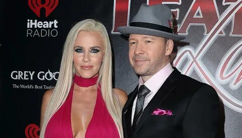 Jenny McCarthy as Courtney Leopold Now.