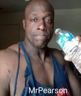 Shaq Holding A Water Bottle - 20 Pictures That Prove Shaquil