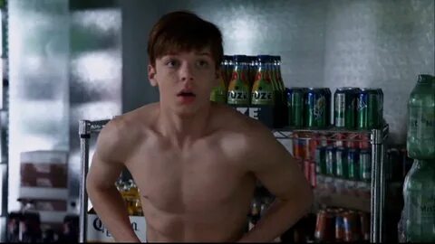 The Stars Come Out To Play: Cameron Monaghan - Shirtless in 