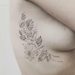 Side boob tatto flower