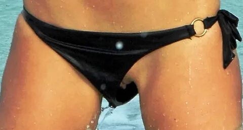 Maria Menounos panty slip OOOPS pics from tumblr