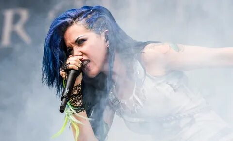 Файл:Alissa White Gluz - Live @ NOVA ROCK 2014.jpg - Википед