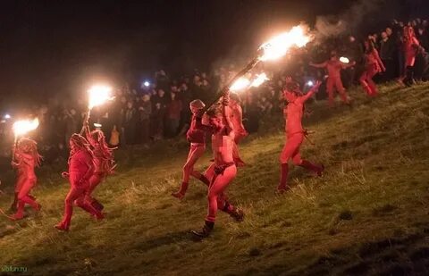 Ежегодный фестиваль огня "Белтейн" в Шотландии Развлекательн
