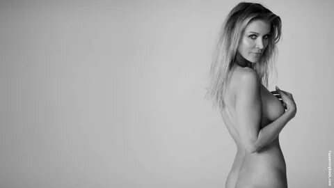 √ Hot Joanna Krupa Nude Girl Centre
