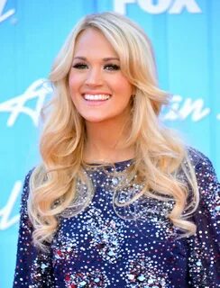 More Pics of Carrie Underwood Mini Dress (18 of 22) - Carrie