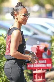 Jada Pinkett Smith Booty in Jeans - Sunlife Organic in Calab