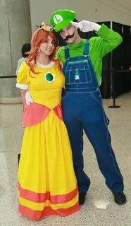 Daisy and Luigi Couples costumes, Family costumes diy, Princ