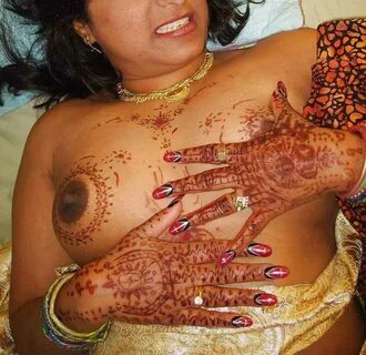 Hot Indian Nude Mallu Aunty.