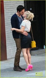 AnnaSophia Robb: 'Carrie Diaries' Kiss with Chris Wood!: Pho